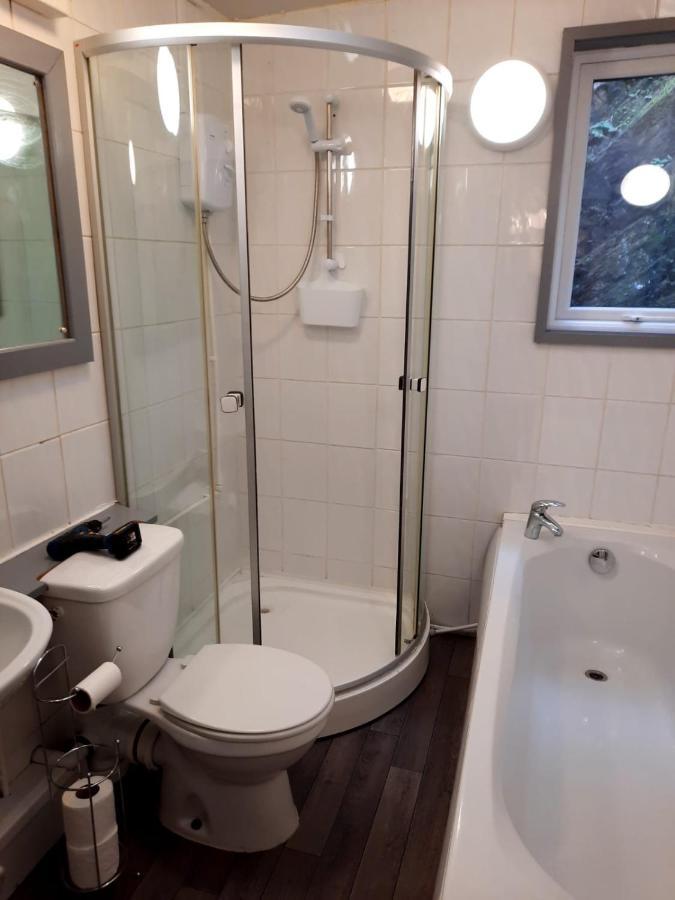 Snowdonia Rock Cottage - Cosy And Pet Friendly Penrhyndeudreath Zewnętrze zdjęcie