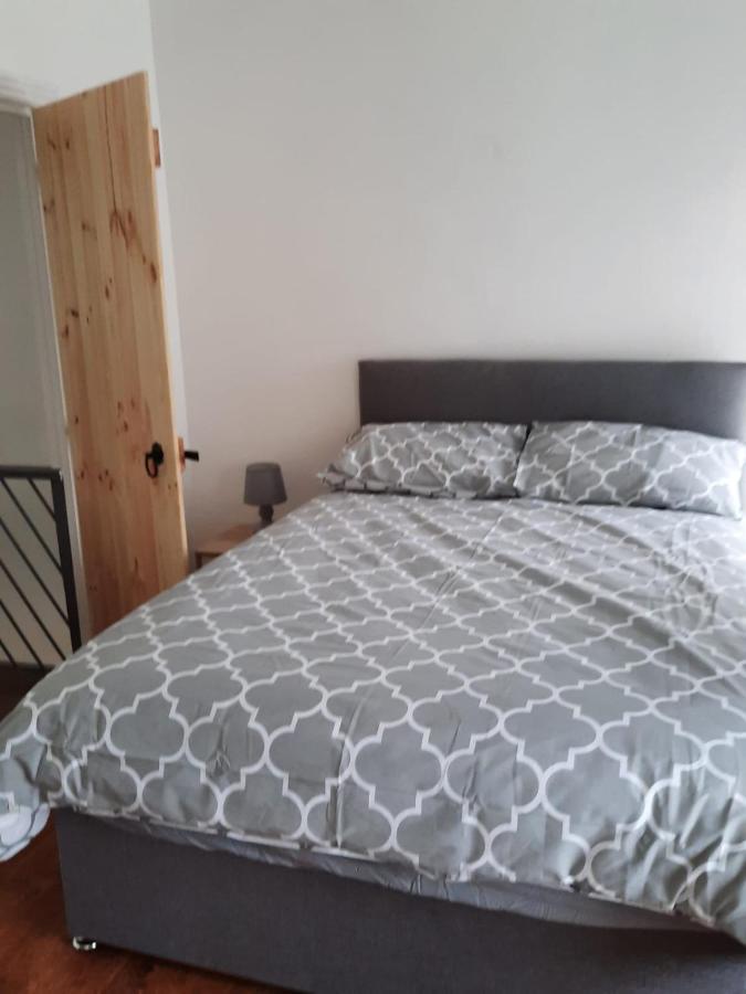 Snowdonia Rock Cottage - Cosy And Pet Friendly Penrhyndeudreath Zewnętrze zdjęcie