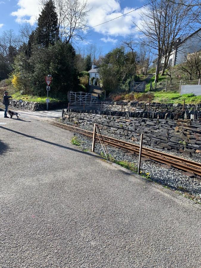 Snowdonia Rock Cottage - Cosy And Pet Friendly Penrhyndeudreath Zewnętrze zdjęcie